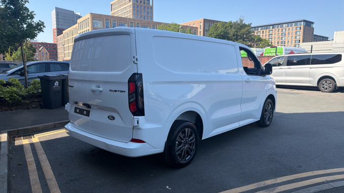 Ford Transit Custom 320 L1 Diesel Fwd 2.0 EcoBlue 136ps H1 Van Limited Auto - Image 10